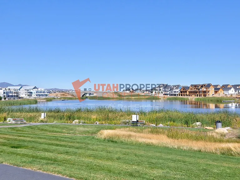 11219 S Clear Blue Dr — Photo 33