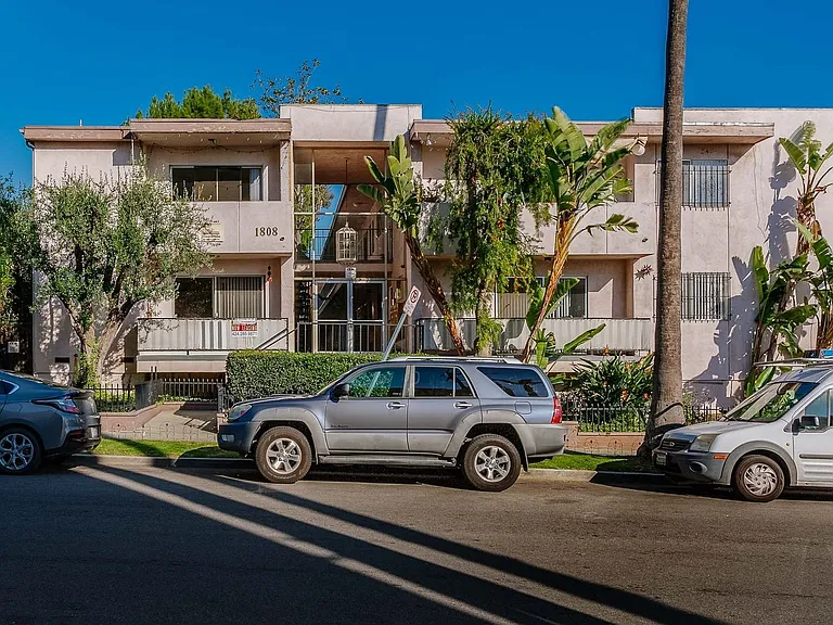 1808 N Harvard Blvd — Photo 18