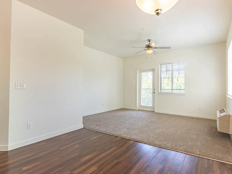 Riverplace Apartment Homes — Photo 16