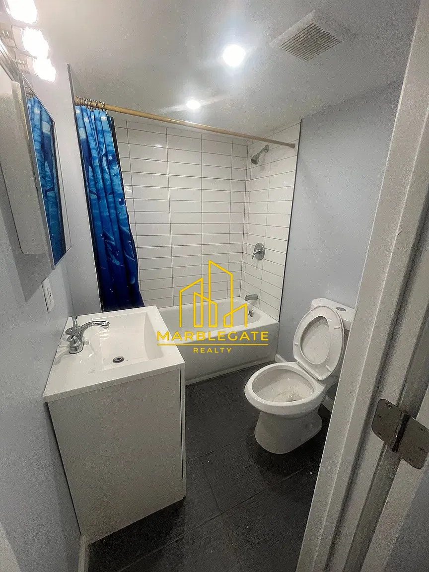 21 Harrison Pl — Photo 3