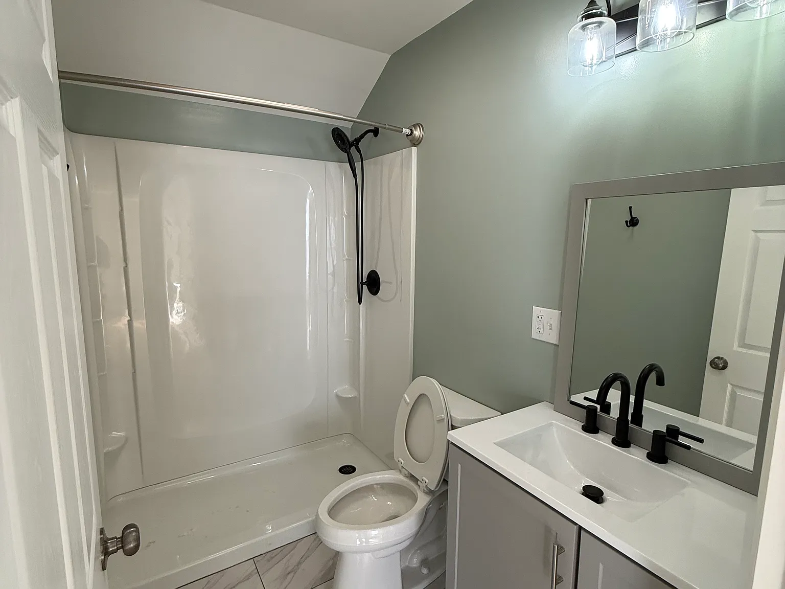 3 bed, 1600 sqft, $1,750 — Photo 4