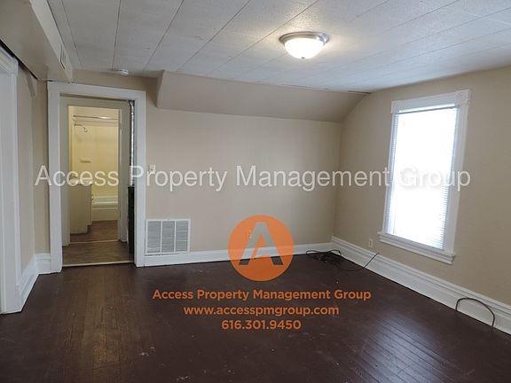 5th image of 1408 Alamo Ave APT 2