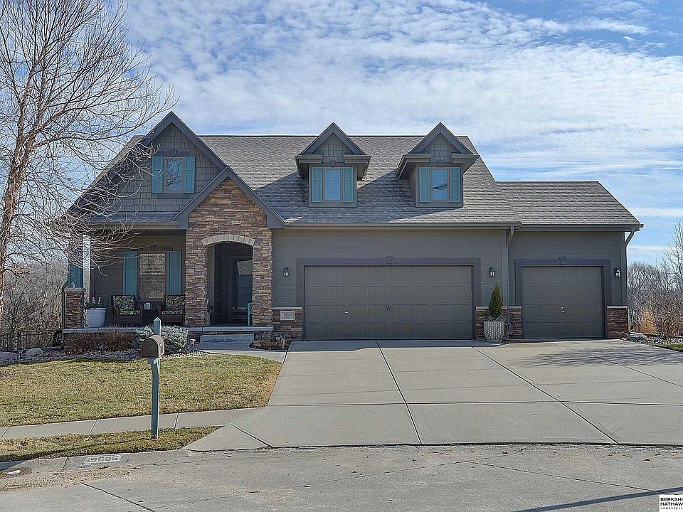 1st image of 19605 H Cir
