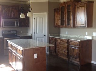 1711 Shawnee Dr, Cleburne, TX 76033