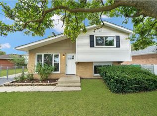 15208 Lawndale Ave, Midlothian, IL 60445