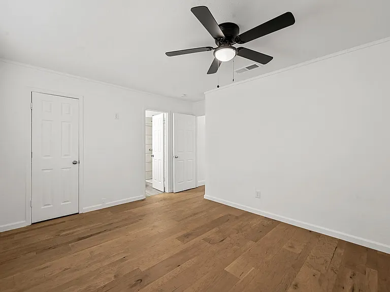 2029 Greenwood Rd — Photo 14