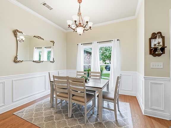 5th image of 37076 Cobblestone Ave