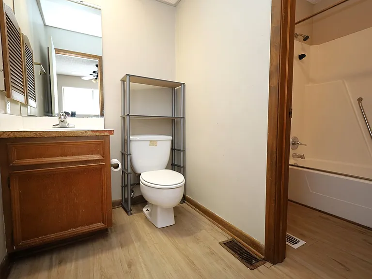1307 Baytree Dr #E — Photo 16
