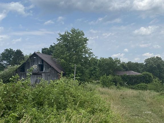 2nd image of 3120 Ladd Ridge Rd
