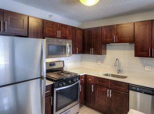 554 N State St, Chicago, IL 60654
