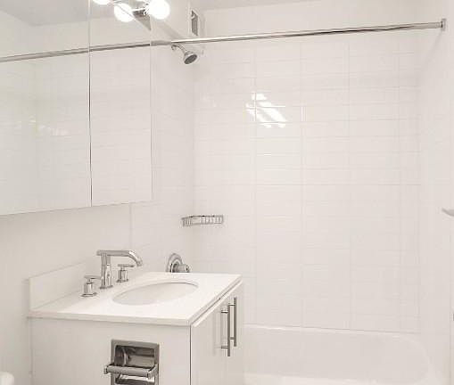 4th image of 340 E 34th St APT 14J