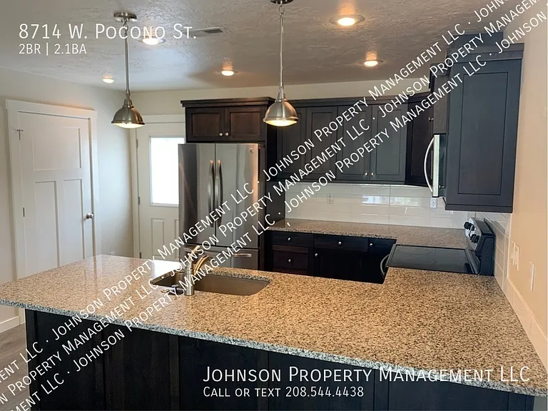 8714 W Pocono Ln — Photo 4