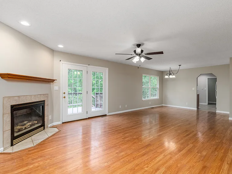 131 Sawmill Ln — Photo 16