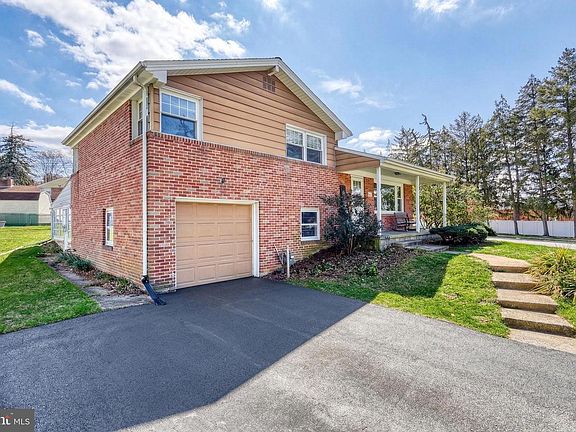 2nd image of 2420 Auburn Rd