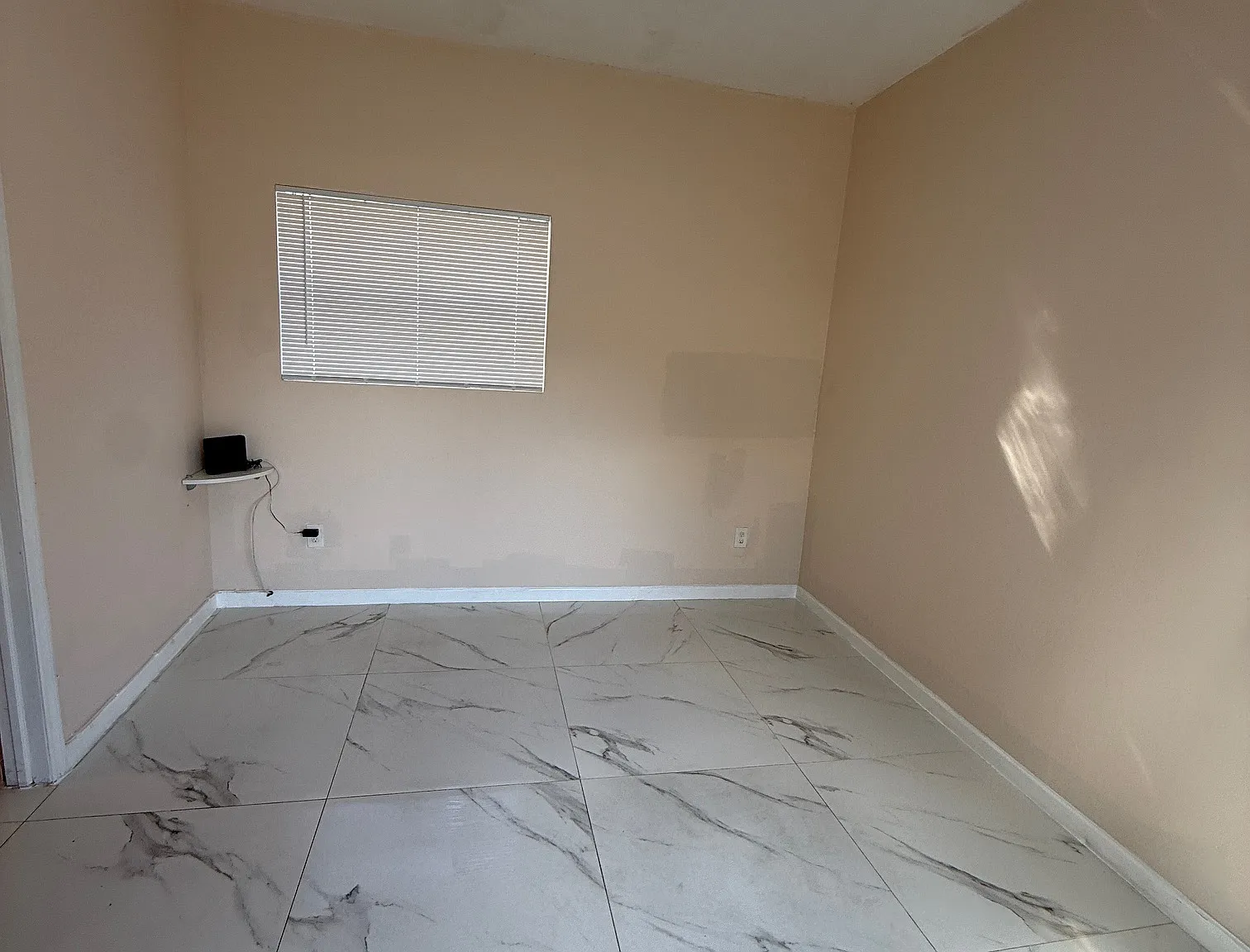 1020 N 18th Ct — Photo 4