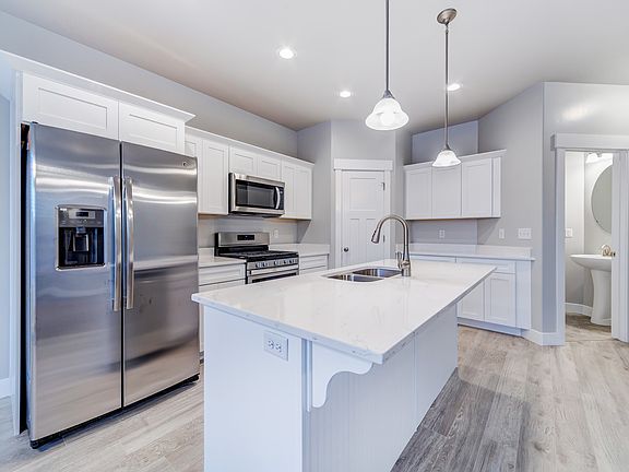 5th image of 158 W Silver Springs Dr #1