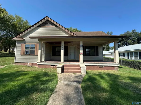 1528 Rayburn Ave, Guntersville, AL 35976