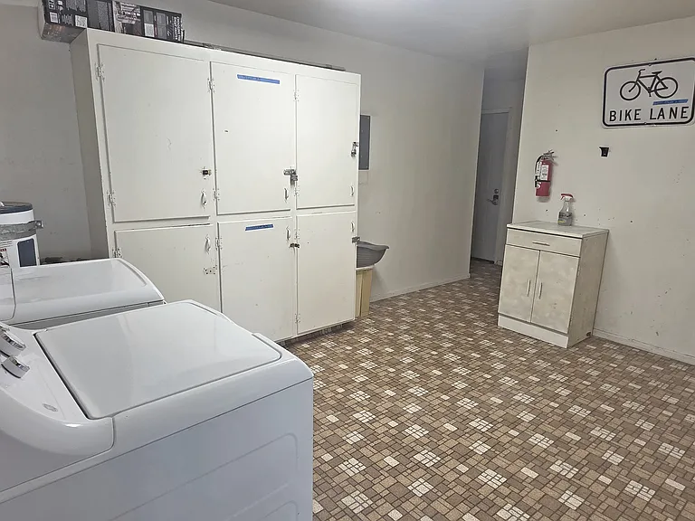 3250 Wright St — Photo 18