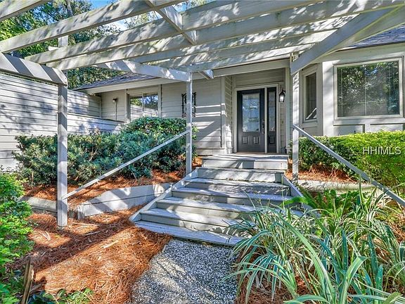 2nd image of 5 Evergreen Ln