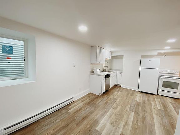 4th image of 2419 Polk St NE #3
