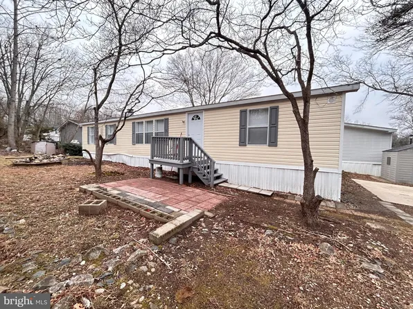 48 Boones Dr, Lothian, MD 20711