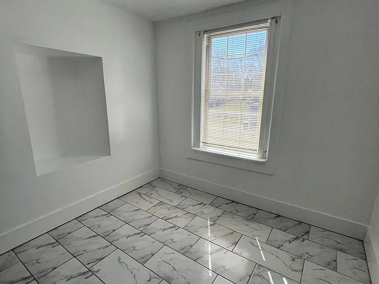 611 Fremont Ave #B — Photo 5