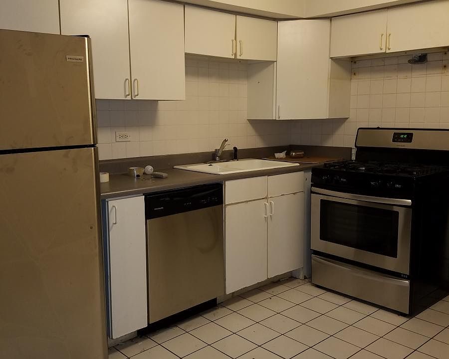 1st image of 1534 N Claremont Ave #Garden