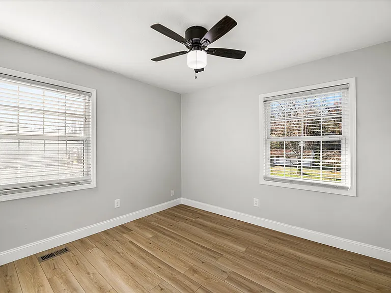 5204 Evelyn Dr — Photo 5