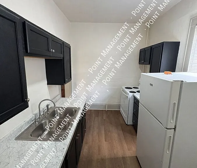 1329 Campbell Ave SW #1 — Photo 3