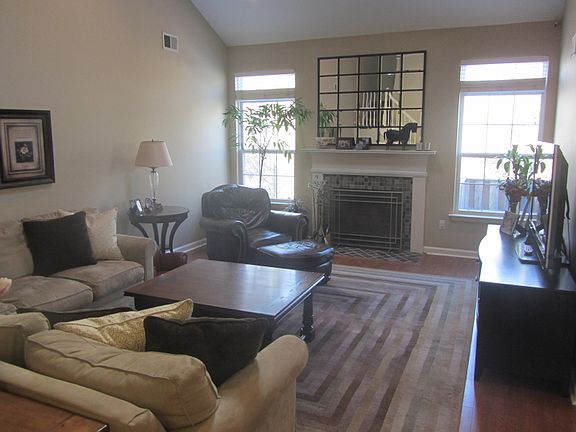 3rd image of 89 Woodmont Dr