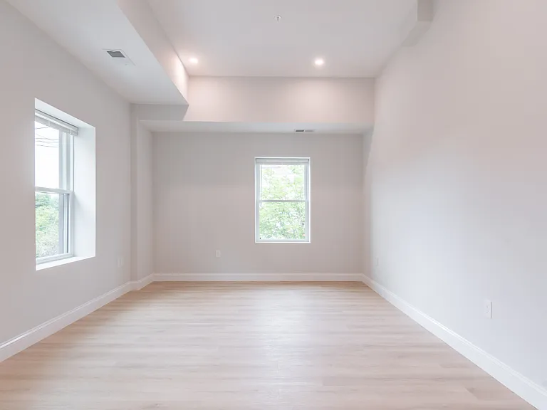 146 Main St #204 — Photo 6