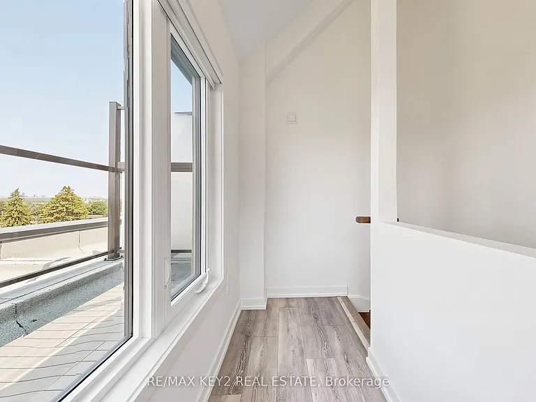 1670 Victoria Park Ave #213 — Photo 32