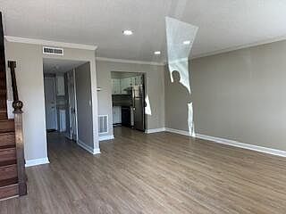 2nd image of 315 McBrien Rd APT 8