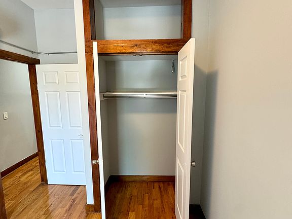 4th image of 390 E 23rd St APT 2R