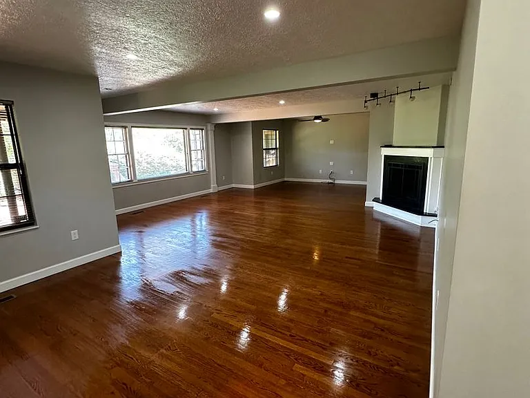 4121 Whistlers Way — Photo 6