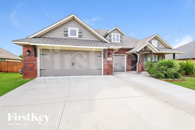 3 bed, 2.0 bath, 3257 sqft, $3,765 — Photo 2