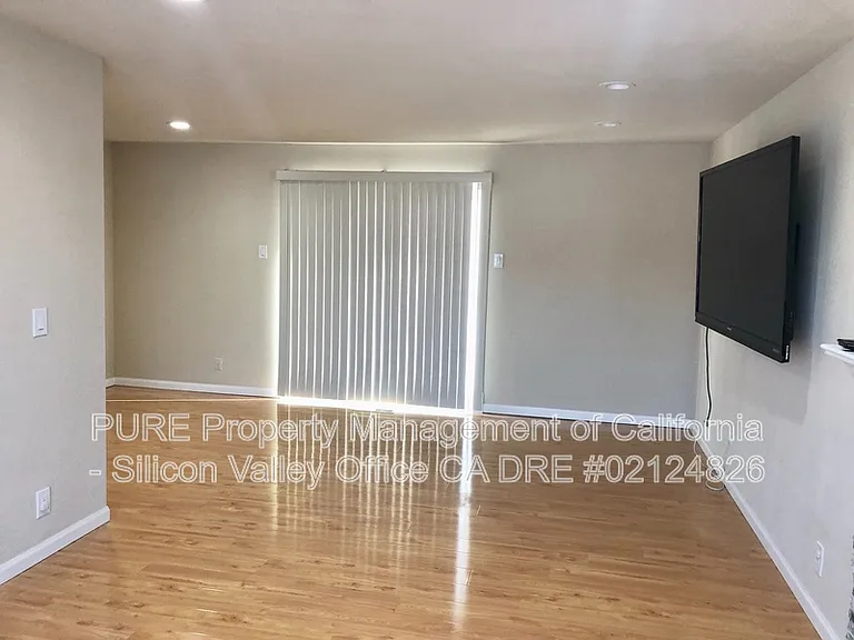 1694 Starlite Dr — Photo 3