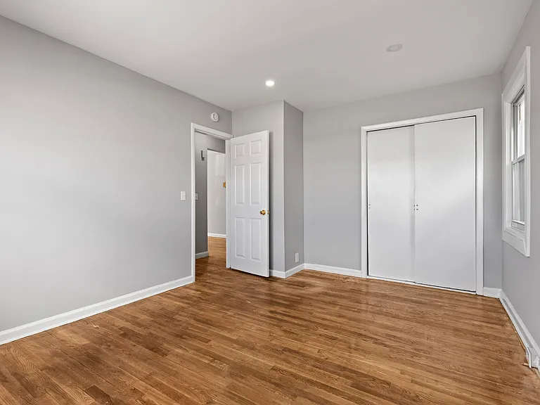 725 E Broadway #1 — Photo 9