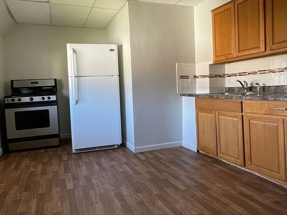 1st image of 454 Sherburne Ave #2