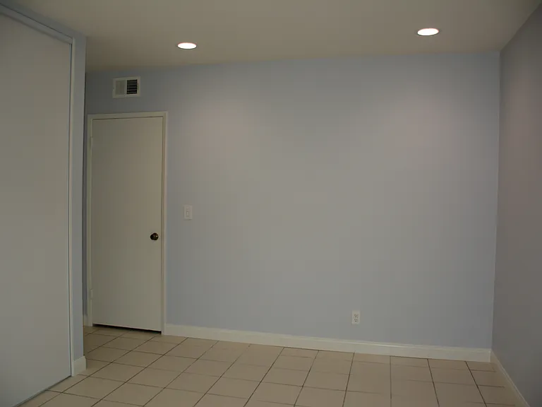 2135 Dashwood St — Photo 13