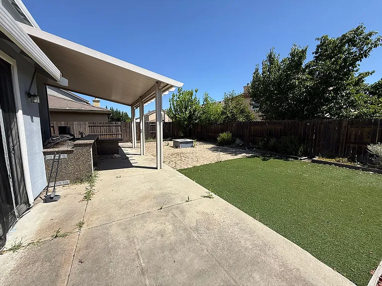 9424 Sea Cliff Way — Photo 16