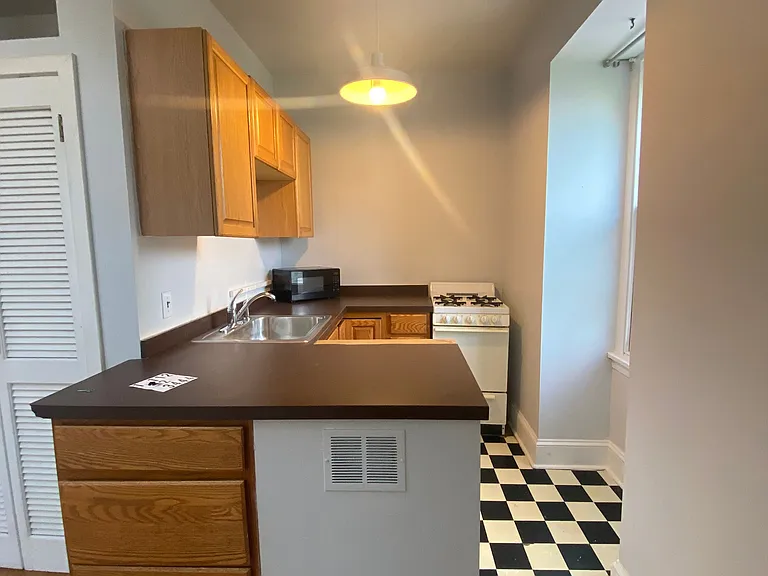 3414 Race St #3 — Photo 7