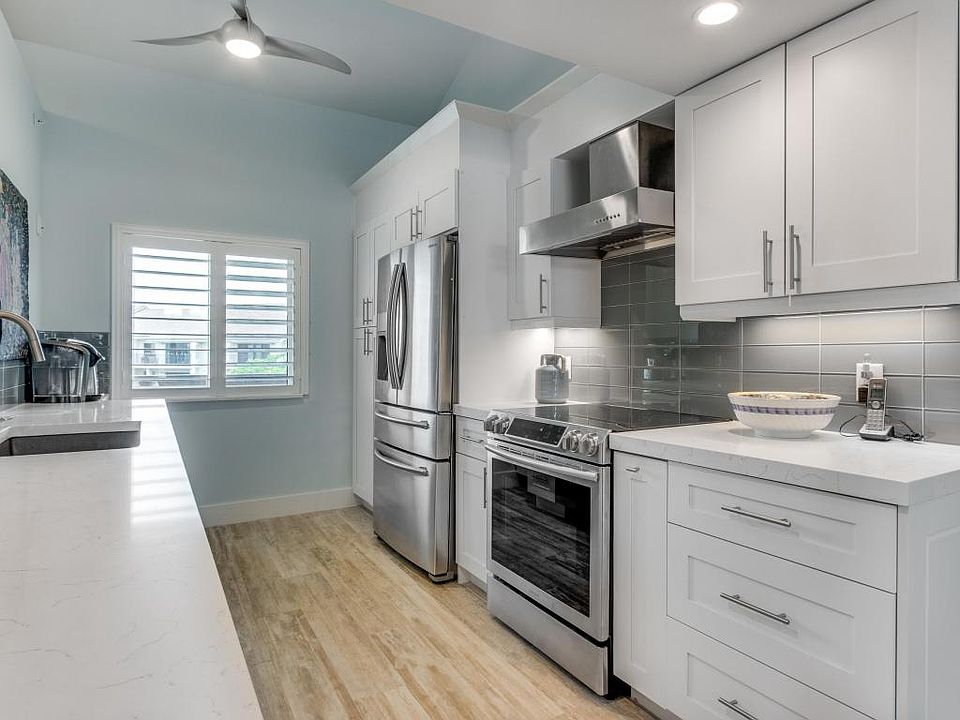 1st image of 1301 Seafarer Cir APT 506