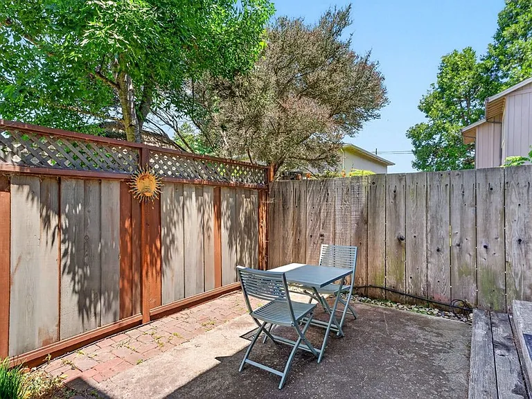 755 7th Ave — Photo 38