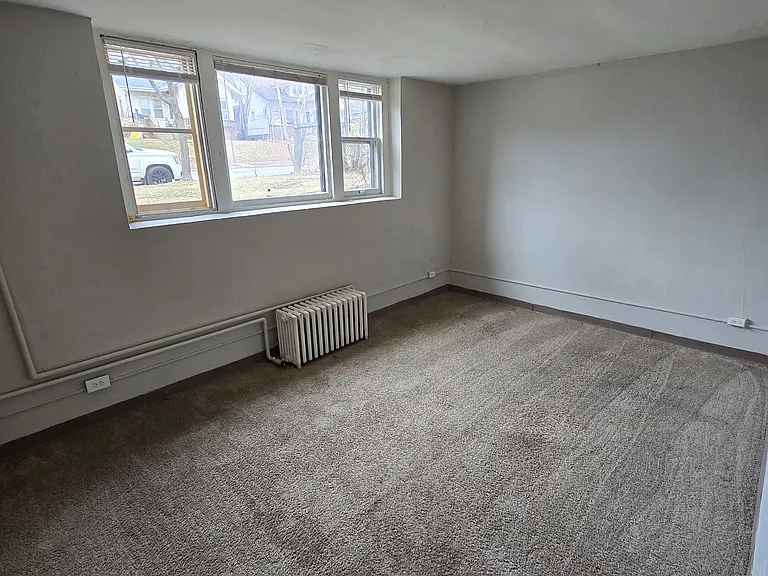 1900 Thomas Ave N #101 — Photo 4