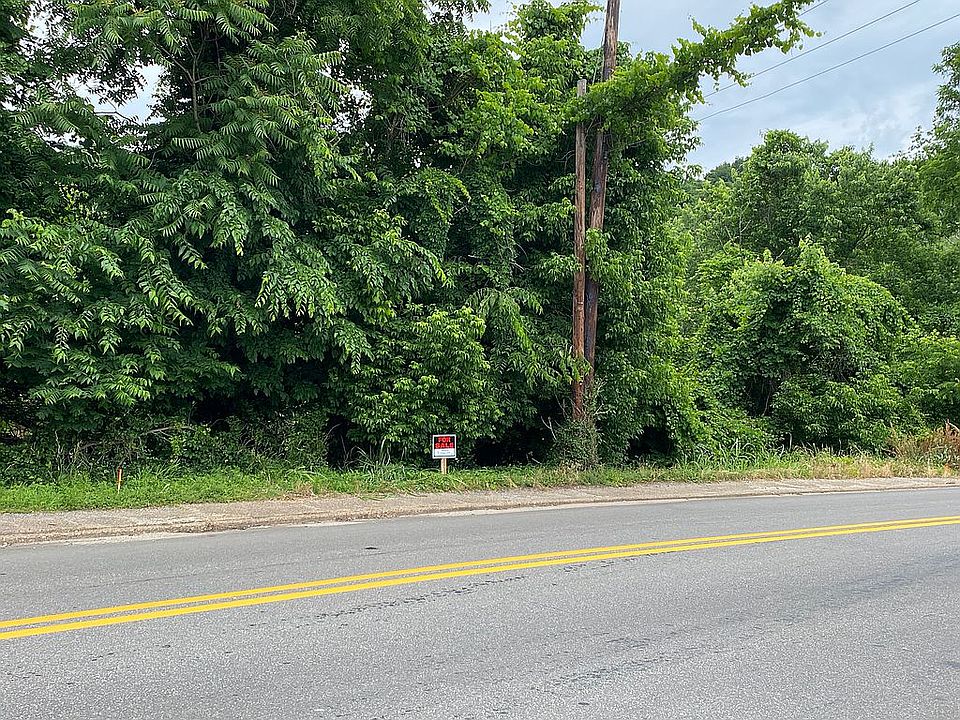 2nd image of Sixth St