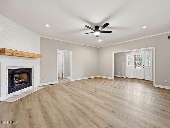 5th image of 105 Circle Street