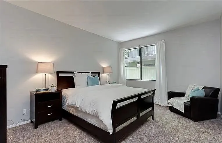 3 bed, 1290 sqft, $4,850 — Photo 1