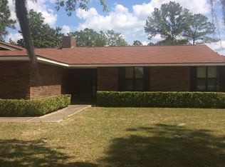 28 S Forest Dr, Jesup, GA 31545