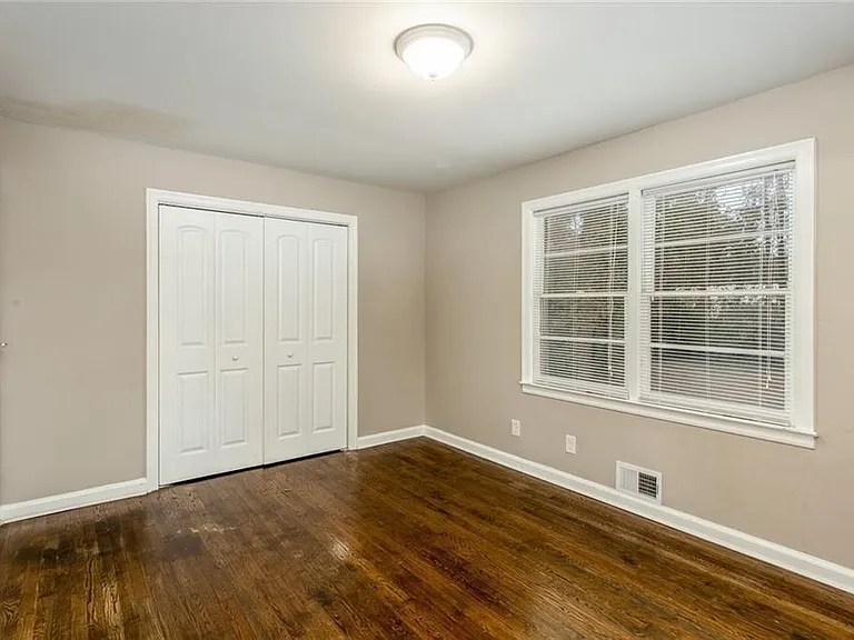 2720 Stonecreek Rd SE — Photo 16